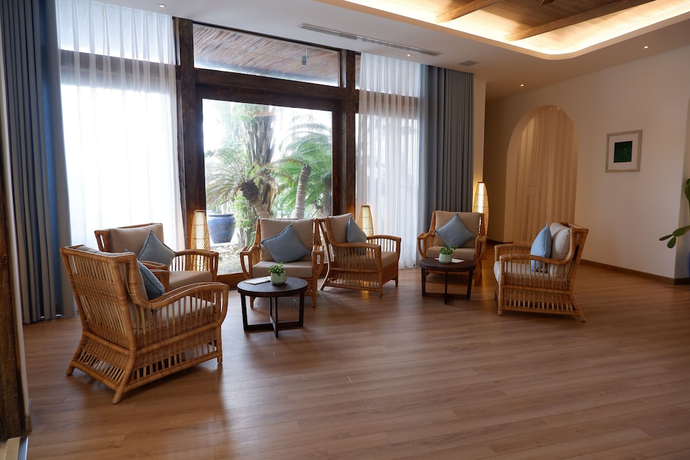 Stelia Beach Resort 30/50
