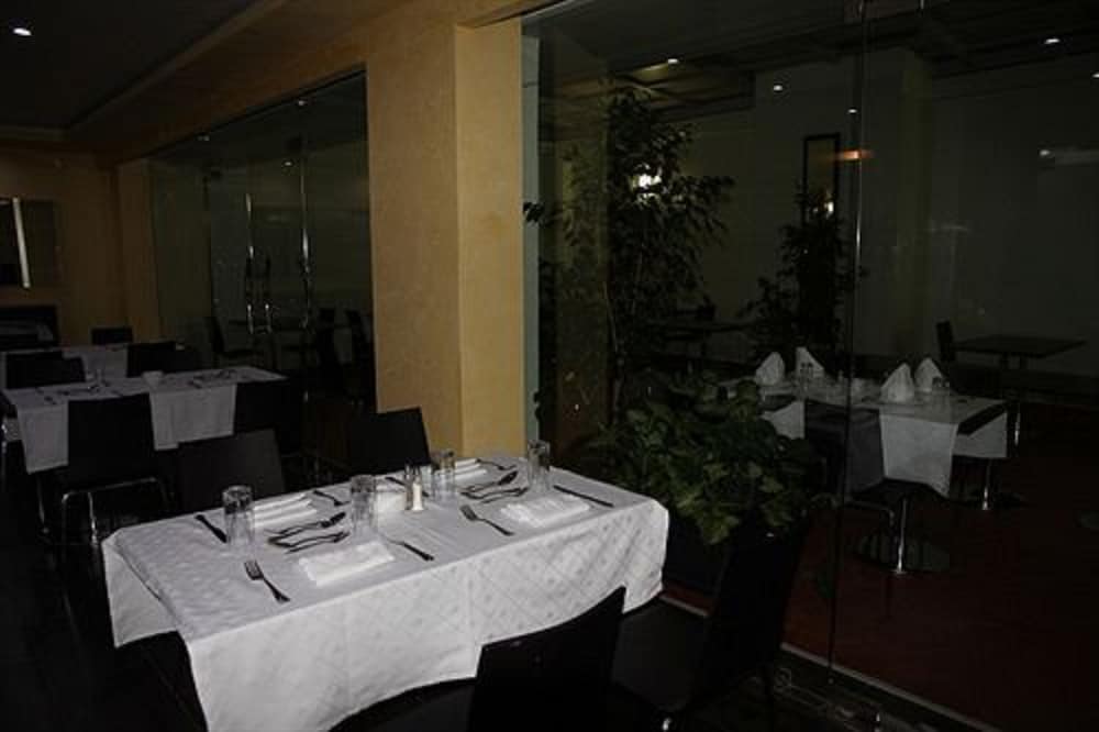 Abc Hotel 37/46