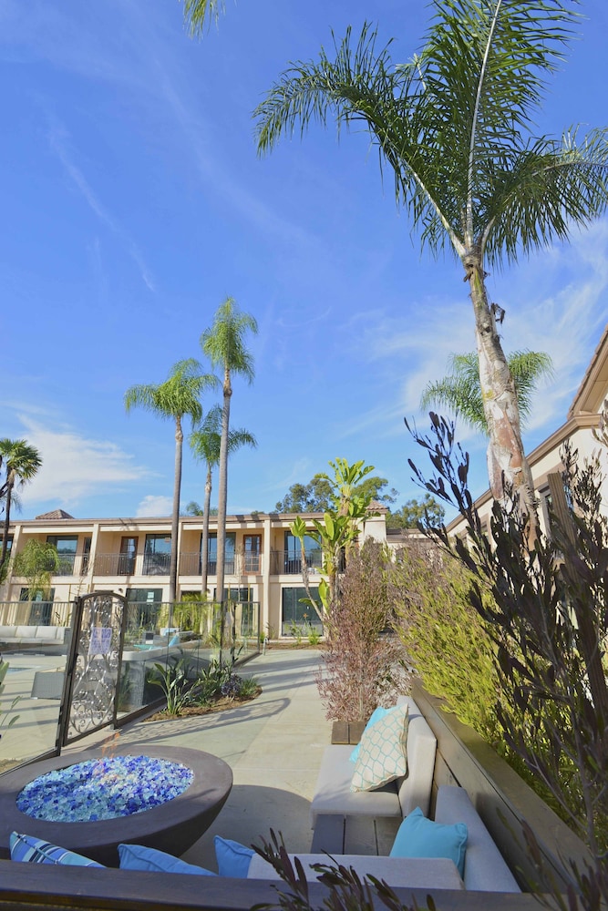 The Cove Hotel, Ascend Hotel Collection 66/67