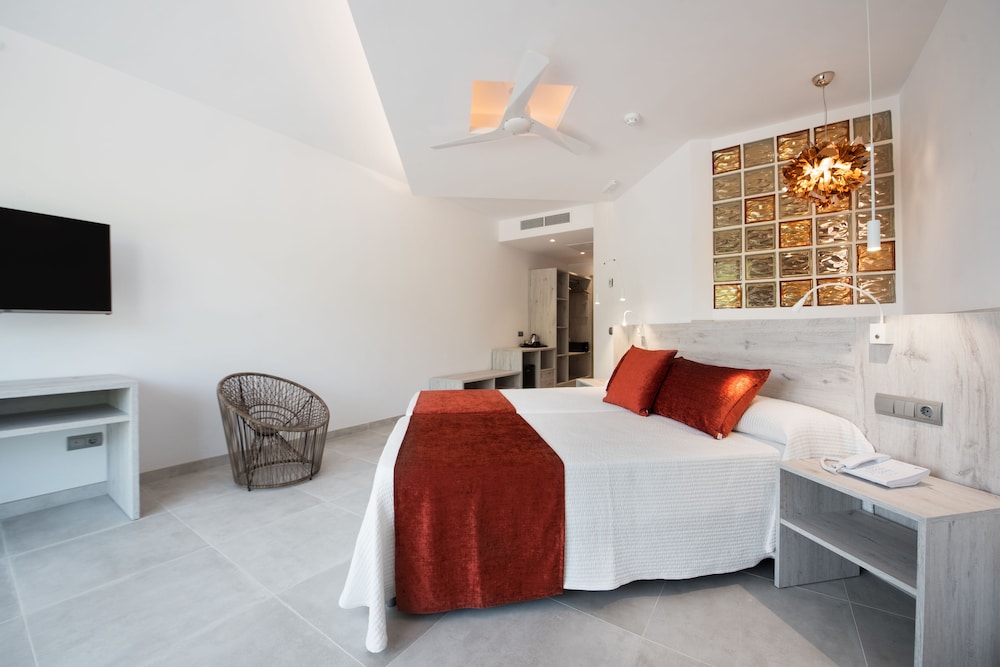 Abrat Hotel 24/64