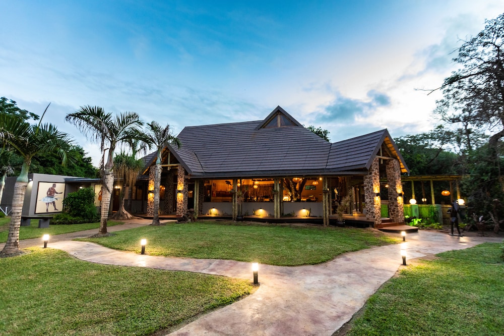 Gooderson Dumazulu Lodge and Traditional Village 42/50