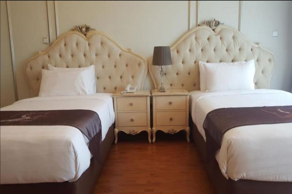 Lk Noble Suite 7/26