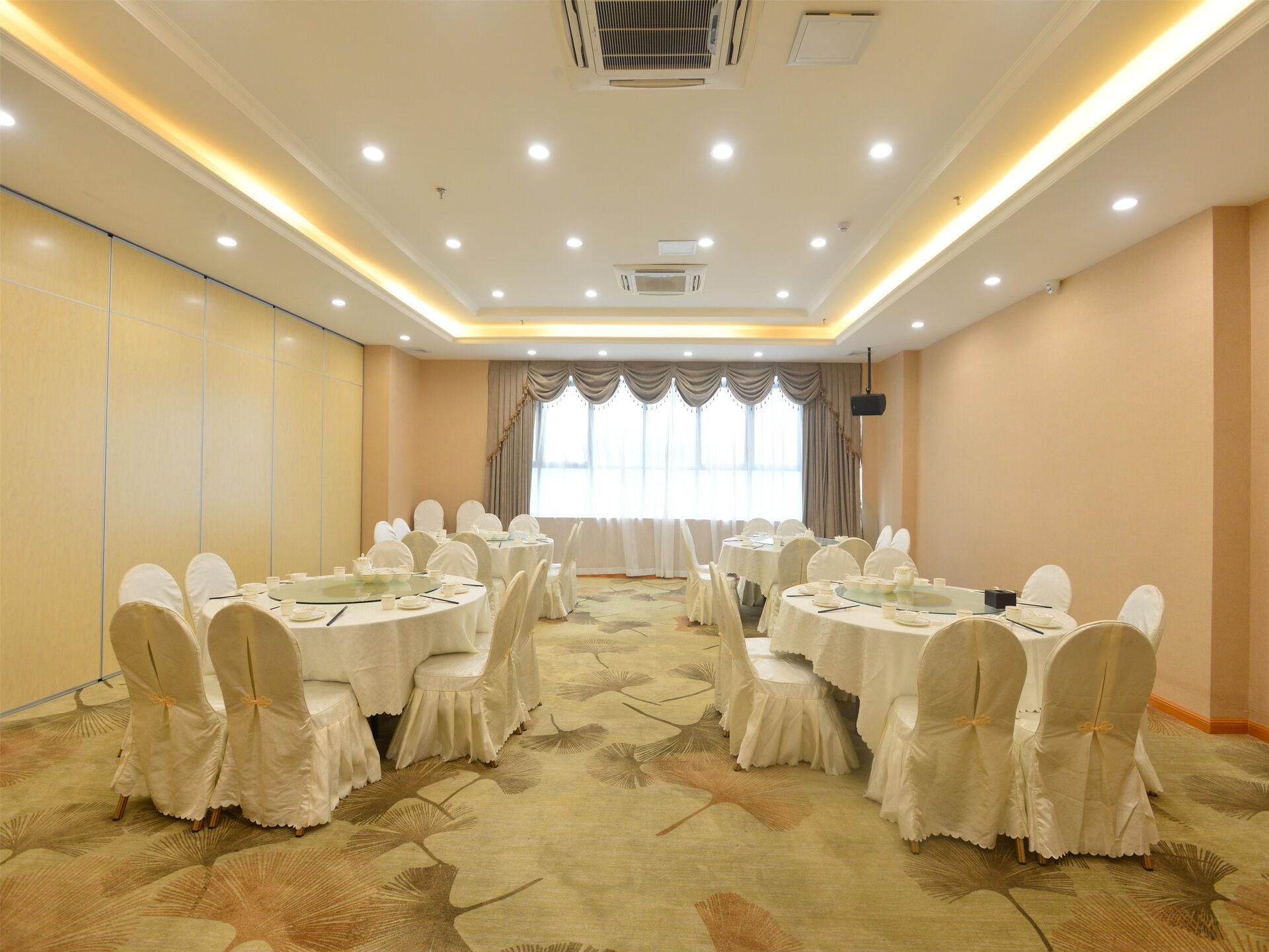 Vienna International Hotel (Huizhou Binhai Park Shop) 36/44