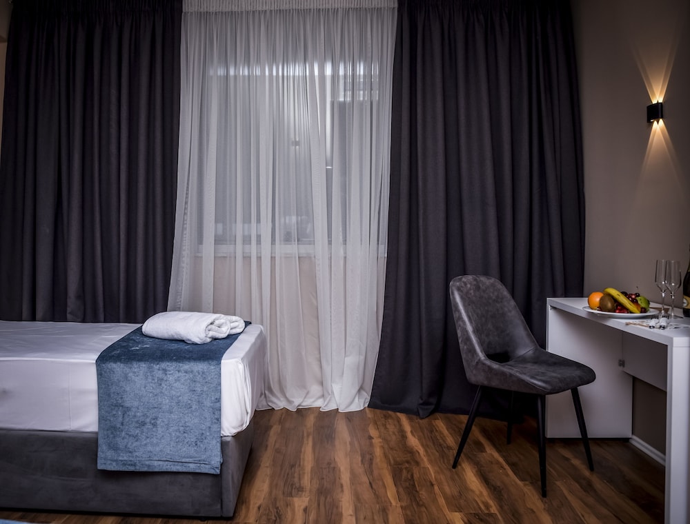 VH Eurostar Tirana Hotel Congress and Spa 50/62