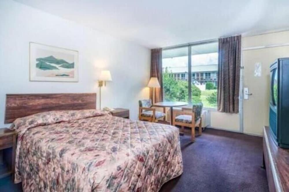Guest Inn 8/34