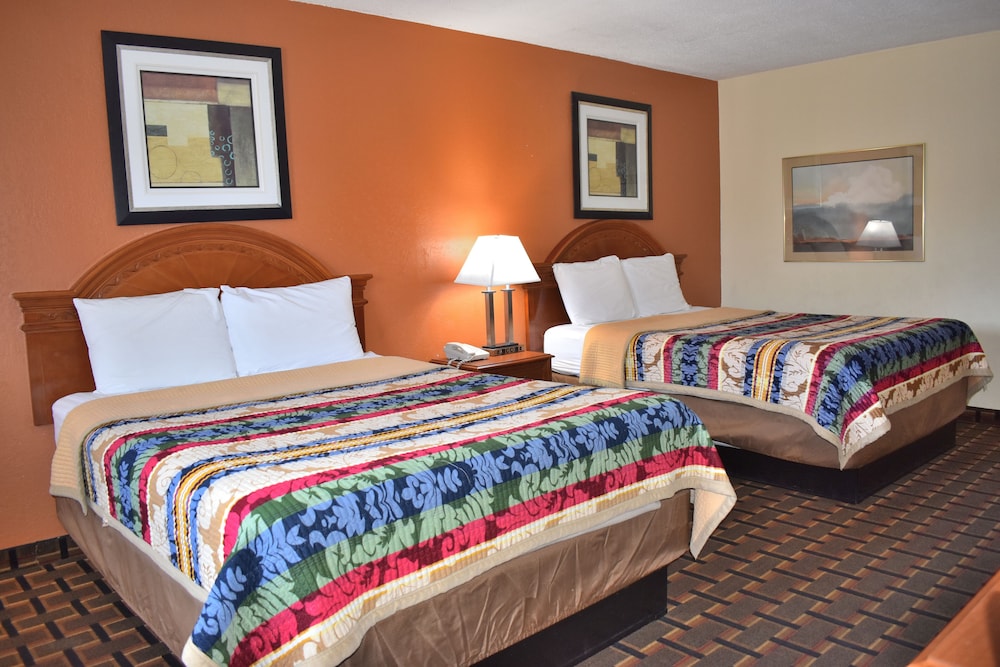 Great Lakes Inn and Suites 21/45