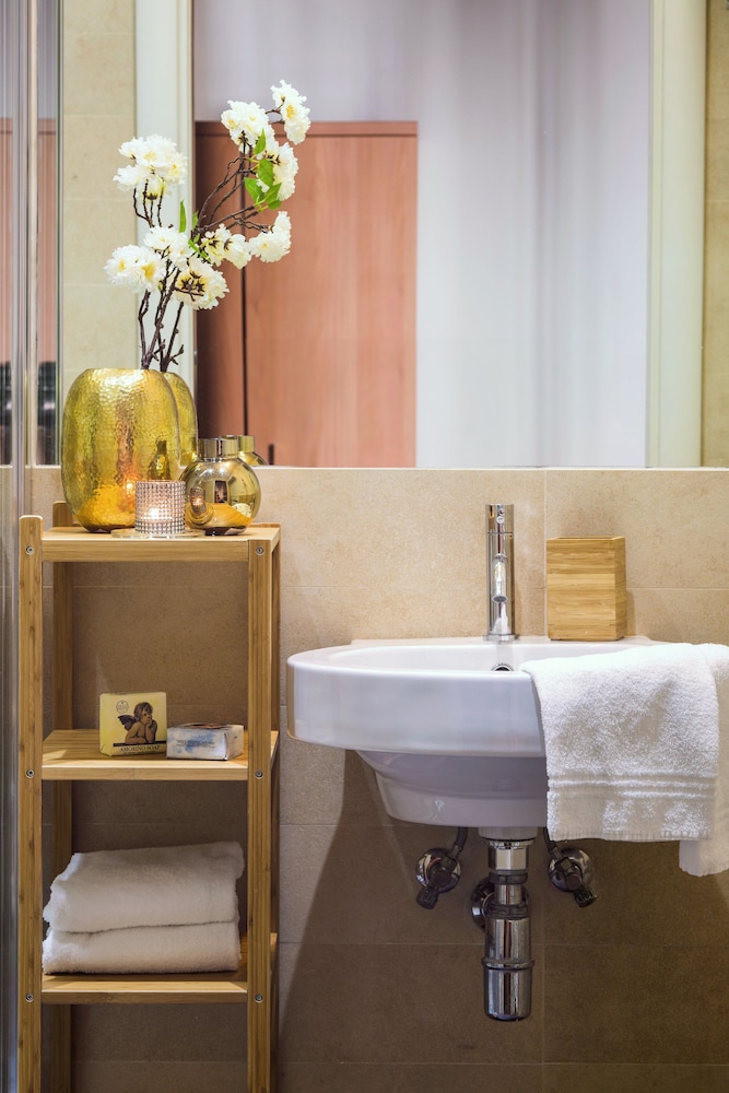 SETTE ANGELI ROOMS 6/72