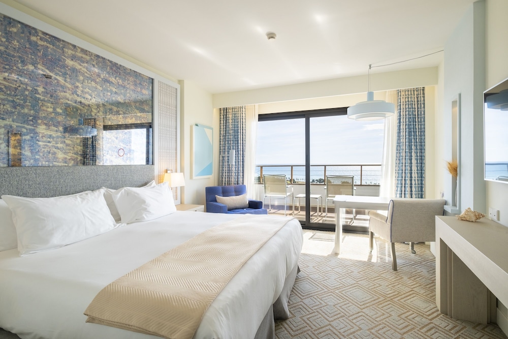 Medium, Superior, Single, Queen Bed, Sea View, Terrace