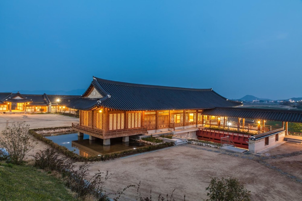 Youngsanjae Hanok Hotel 7/44
