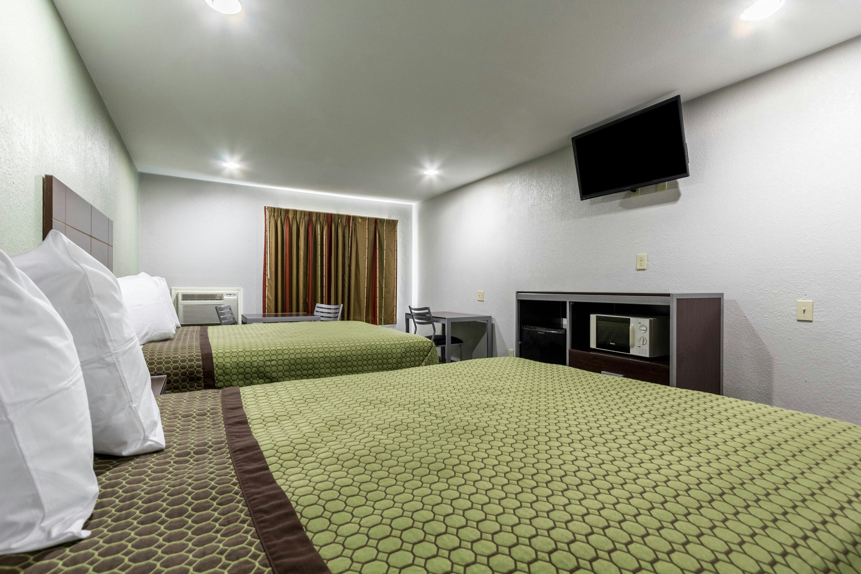 Scottish Inn and Suites Tomball TX 5/24