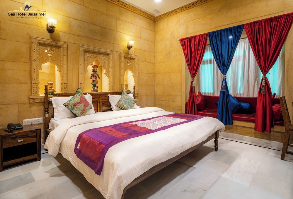 Gaji Hotel 22/64