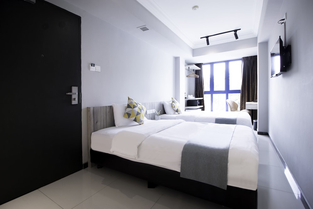 Harbour Ville Hotel 35/61