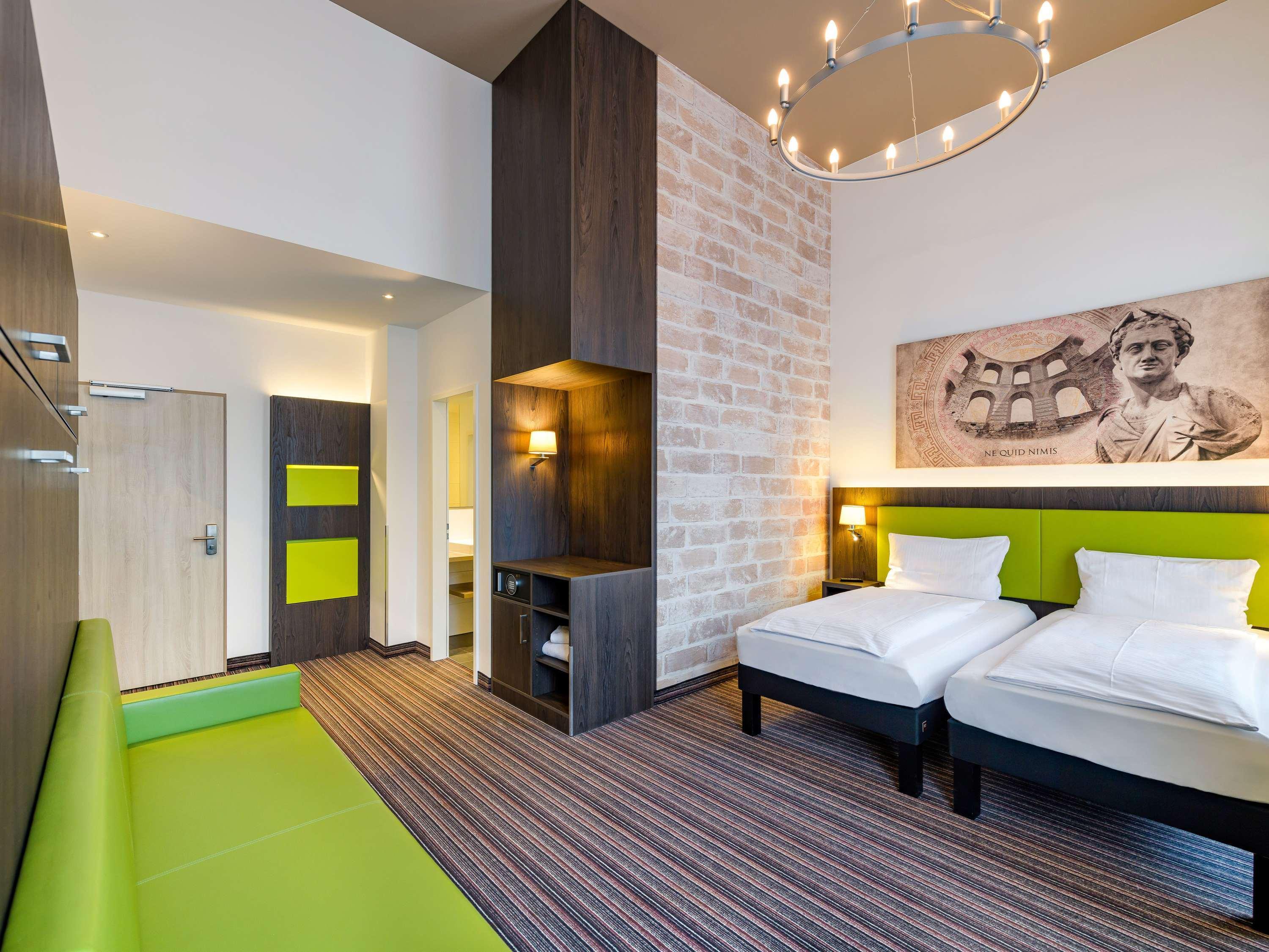 Space, Comfort, Family, Twin Beds, Sofa