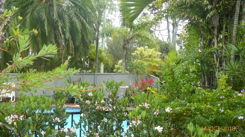 TOWER COURT MOTEL 22/44