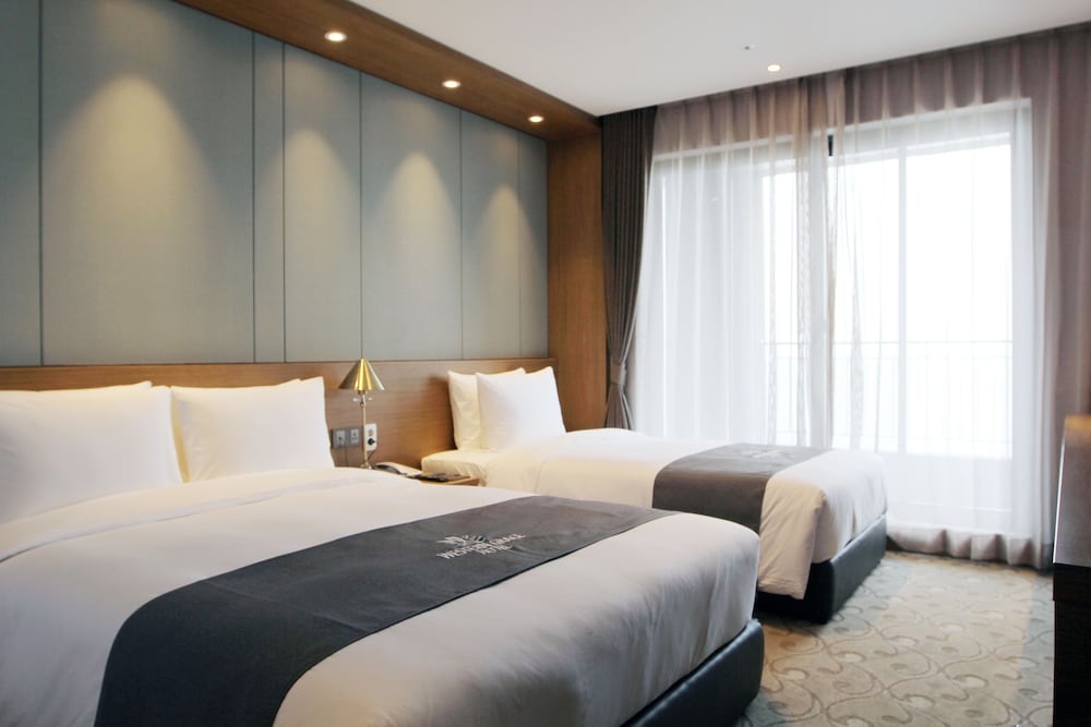 Western Grace Hotel 11/60