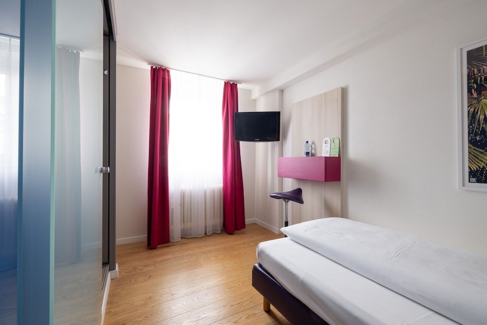 Fred Guest House Zurich Hauptbahnhof 17/50