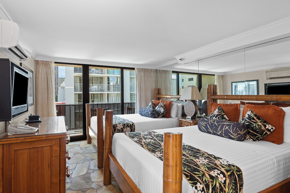 1 BEDROOM, SUITE, TERRACE
