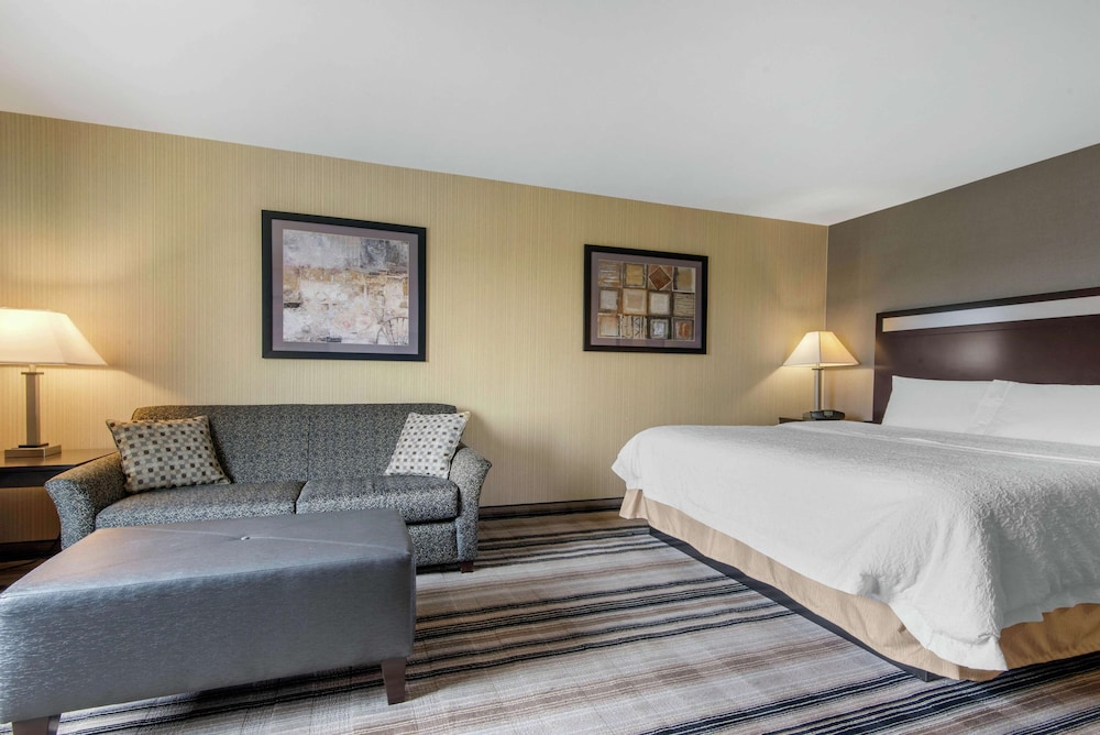Hampton Inn Meadville 25/45