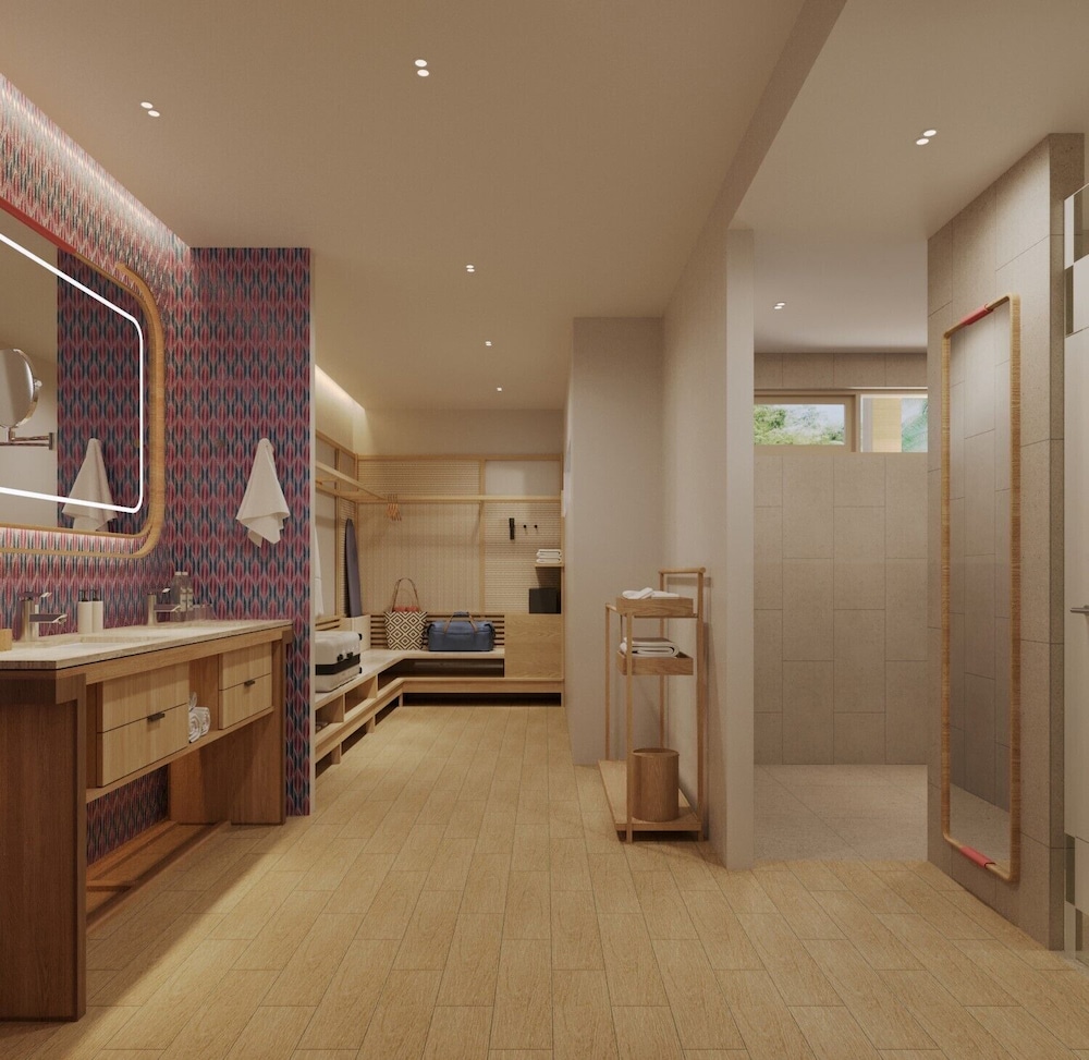 Outrigger Phi Phi Island Resort 71/100
