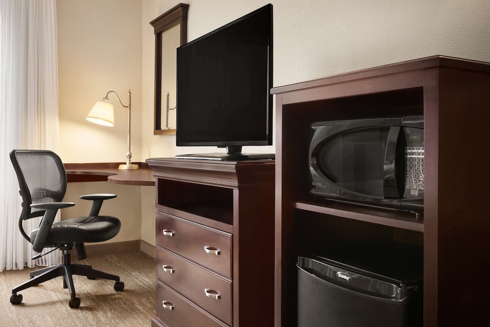 Hampton Inn And Suites Washington Dulles Interntnl Airport 35/42