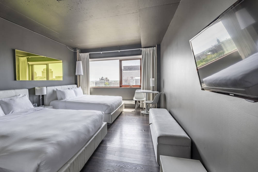 Hotel Zero 1 16/82