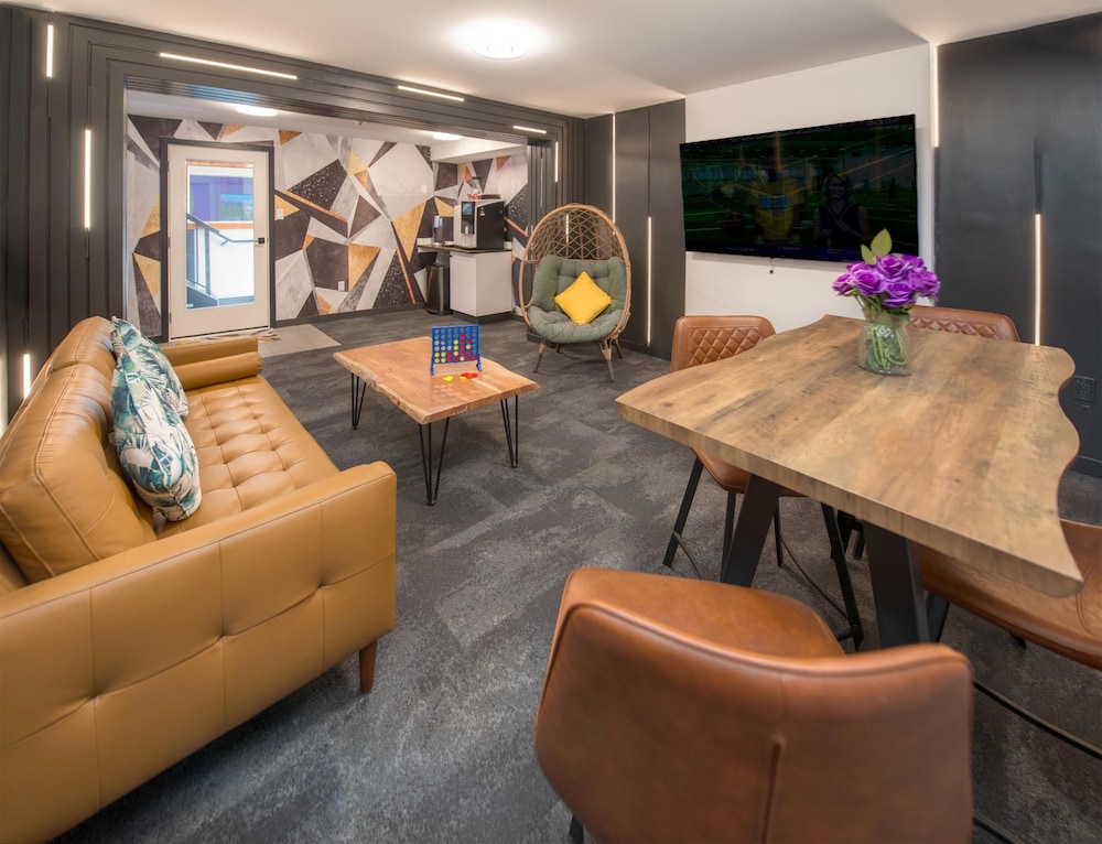 The New 401 Inn 27/50