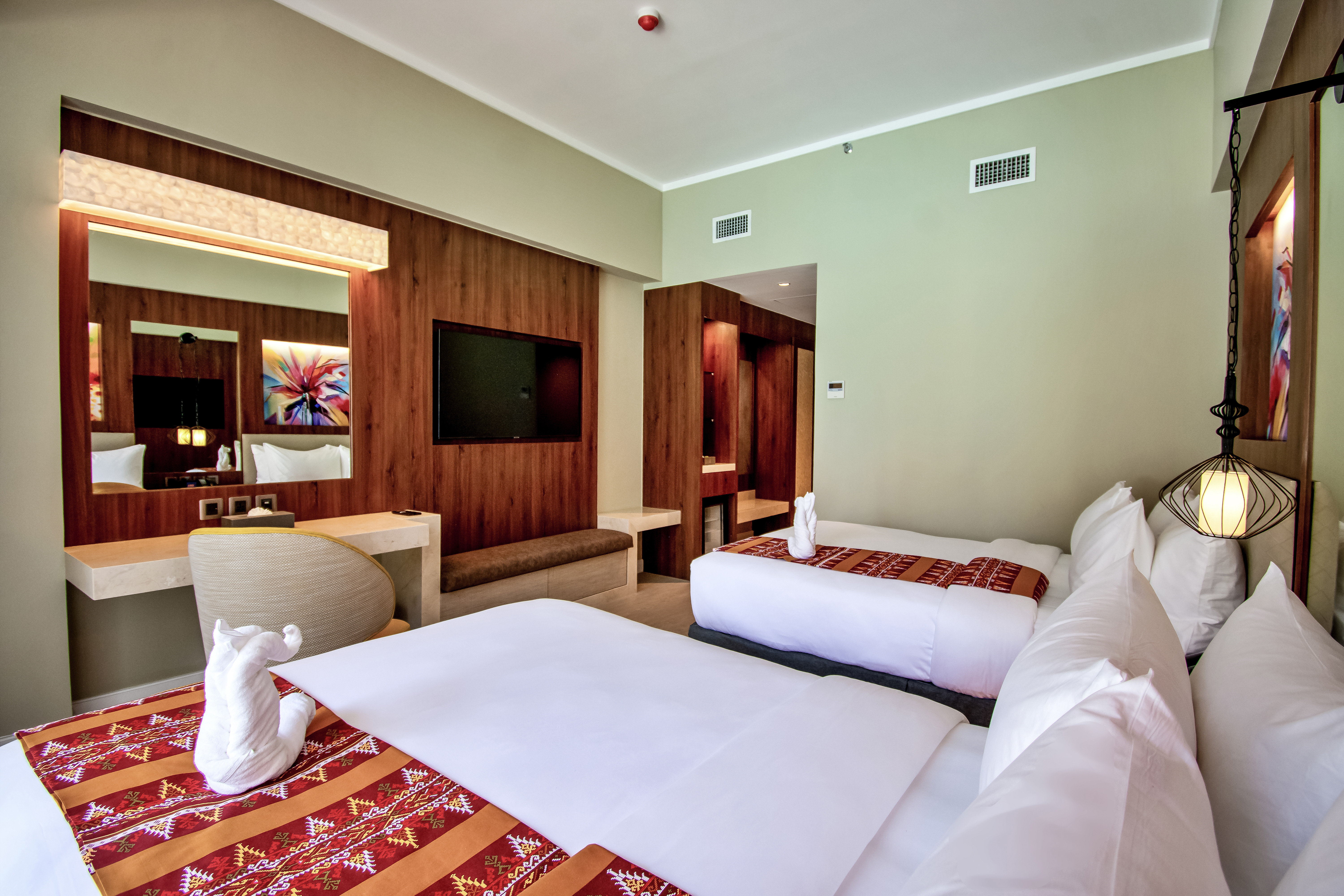 Grand, East, Deluxe, Family, Pool View
