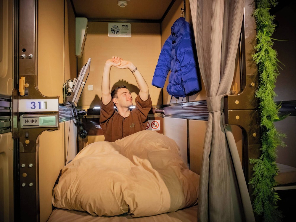 Capsule Hotel Anshin Oyado Akihabara - Men only 12/50
