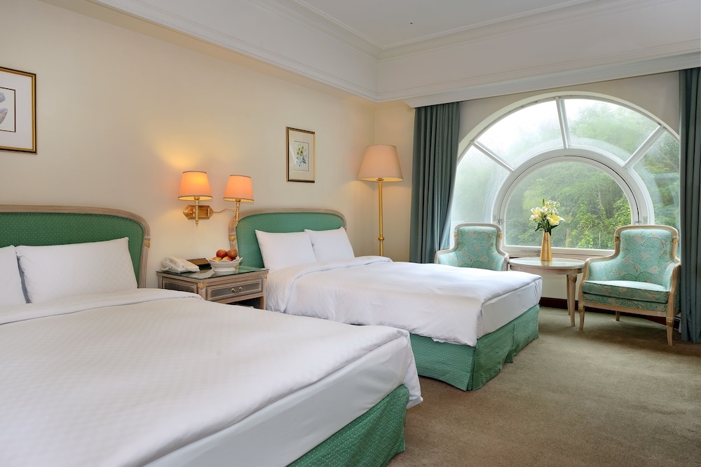 Le Midi Hotel Chitou 12/67