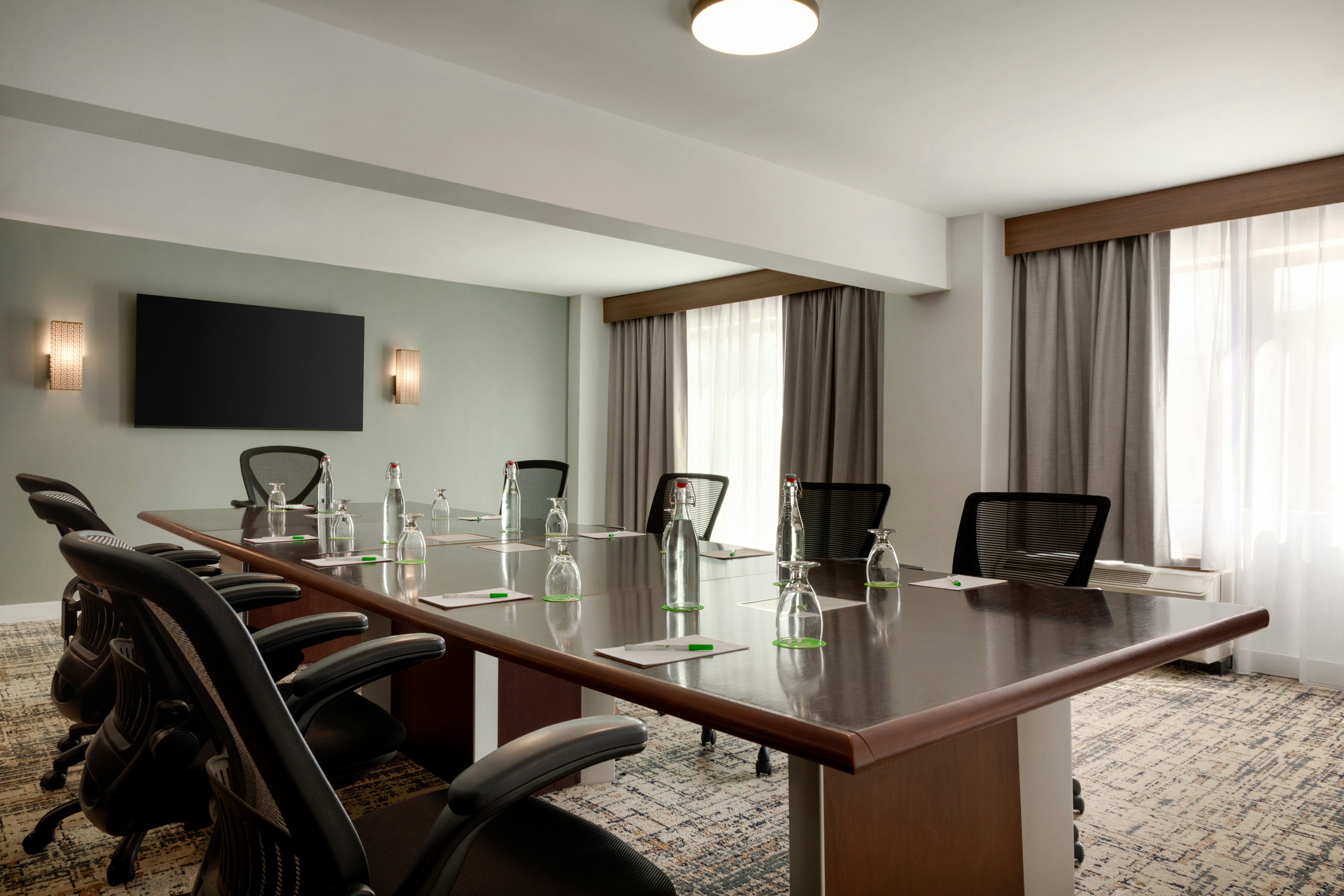 Holiday Inn Virginia Beach - Norfolk 55/63