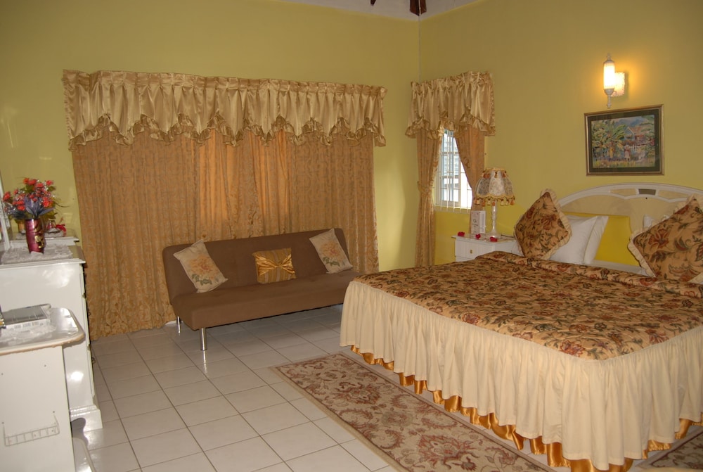 Pinkhibiscus Guest House 26/50