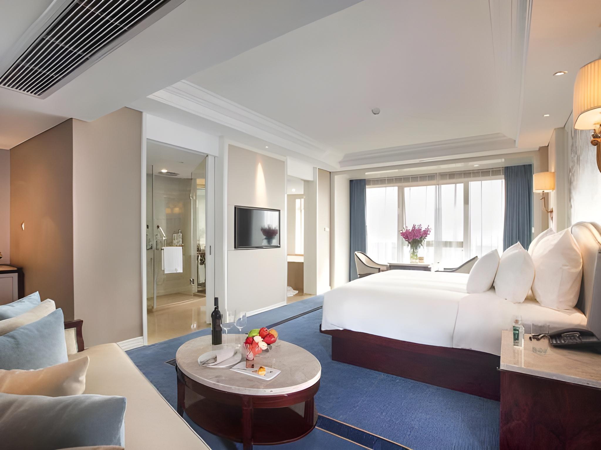 Deluxe, King Bed, Urban View، Kasion International 2/3