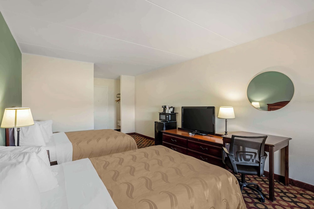 Quality Inn Enola - Harrisburg 12/60