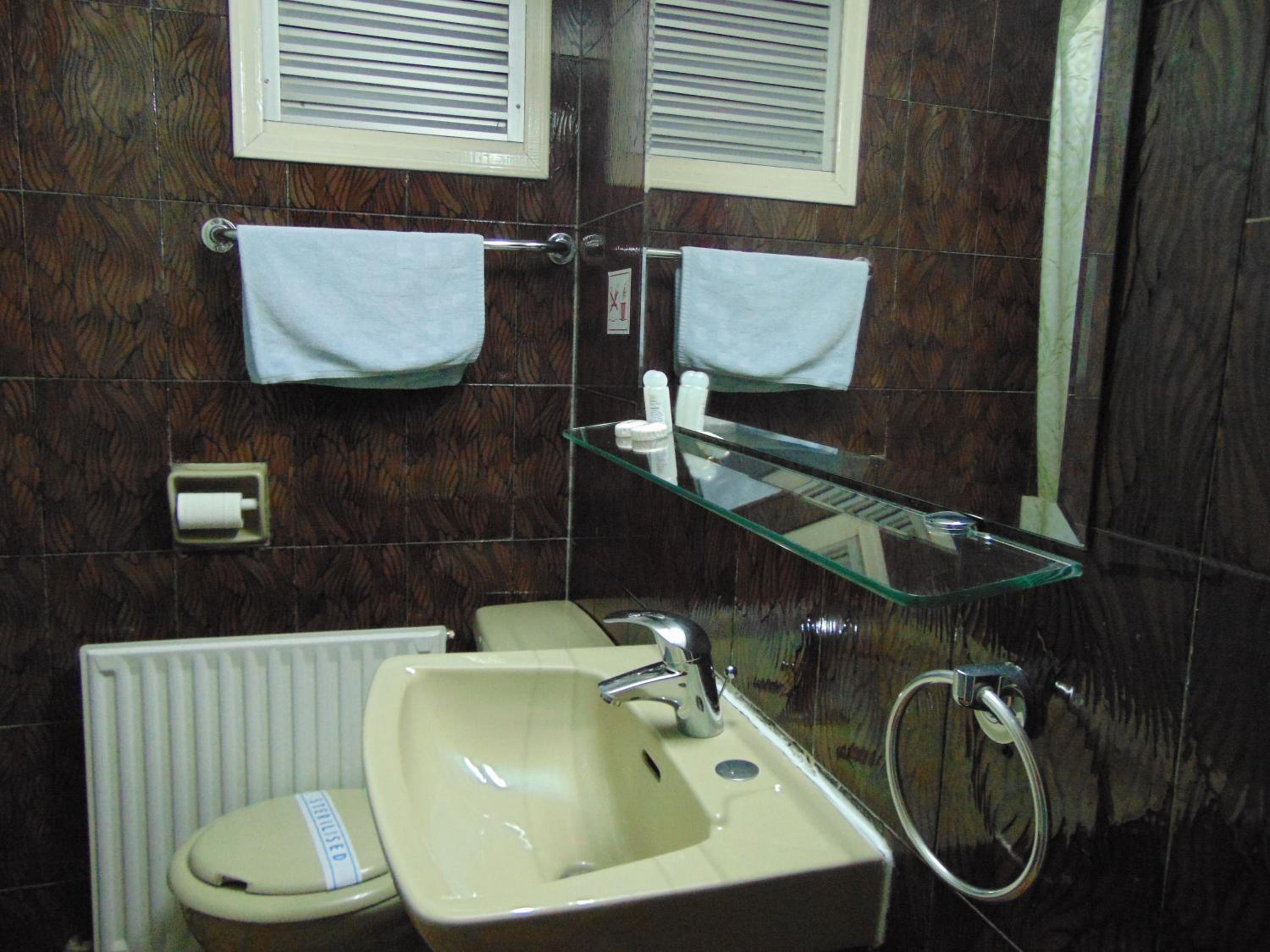 Hellas Hotel 50/50