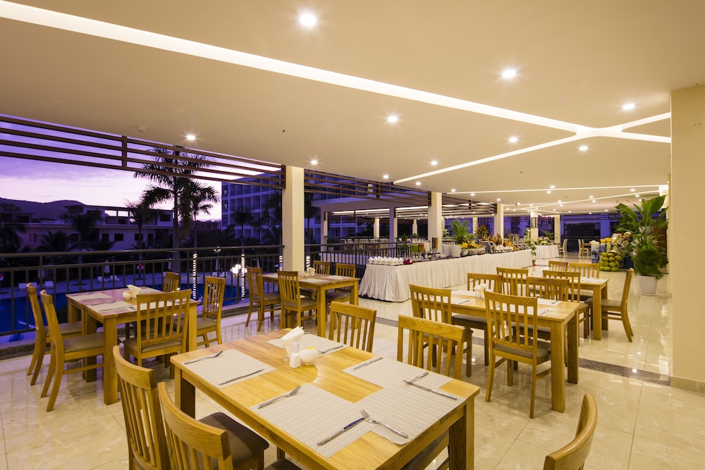 Diamond Bay Condotel Resort Nha Trang 57/77
