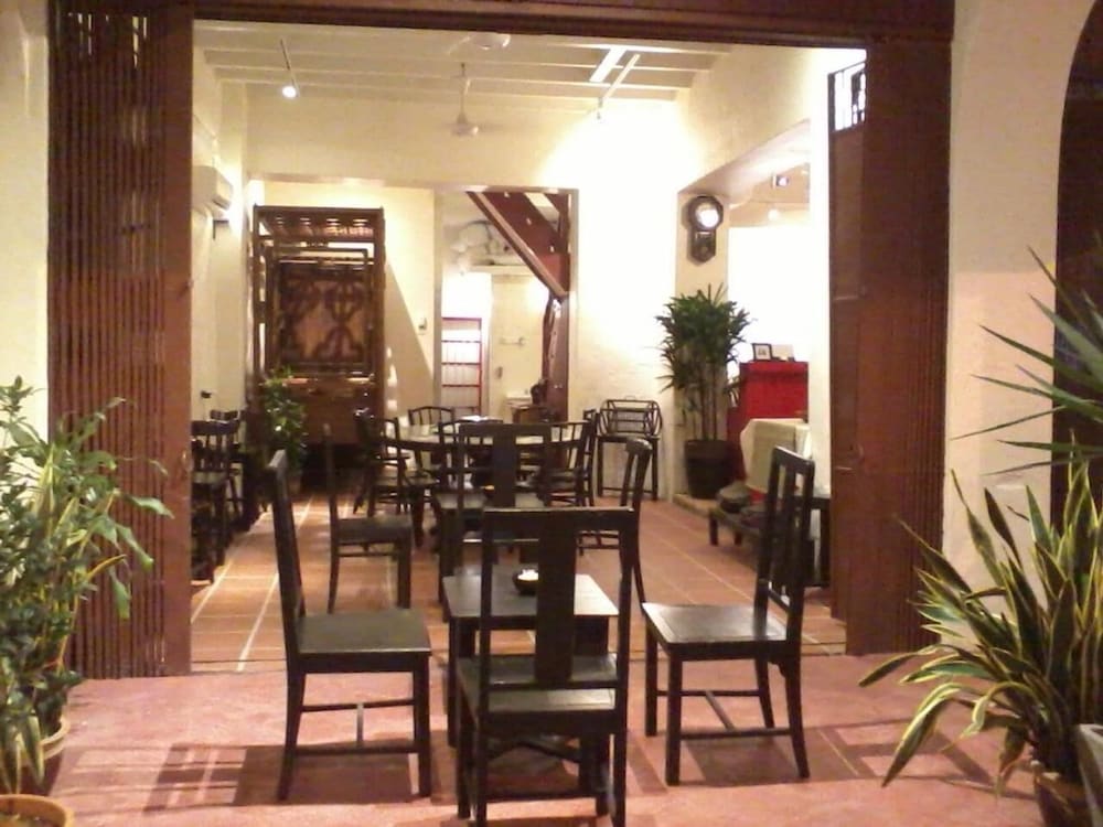 Red Inn Court 35/50