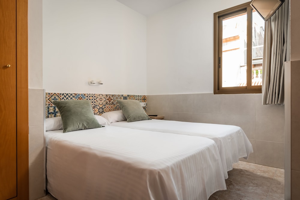 Hostal Baler 13/34