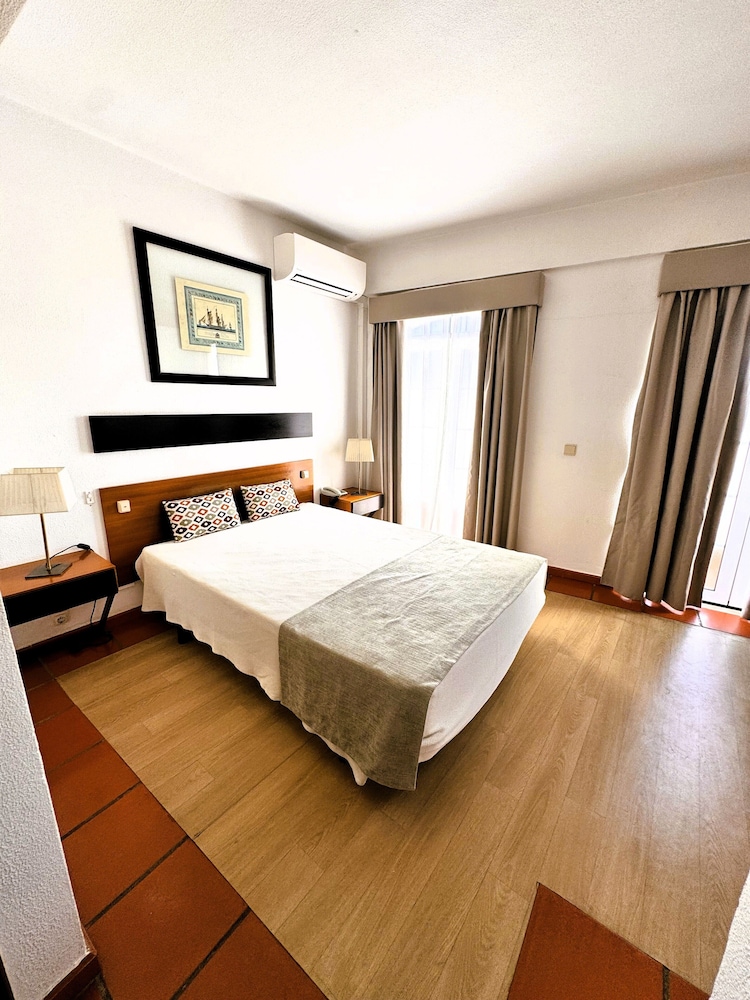 SUPERIOR, DOUBLE BED