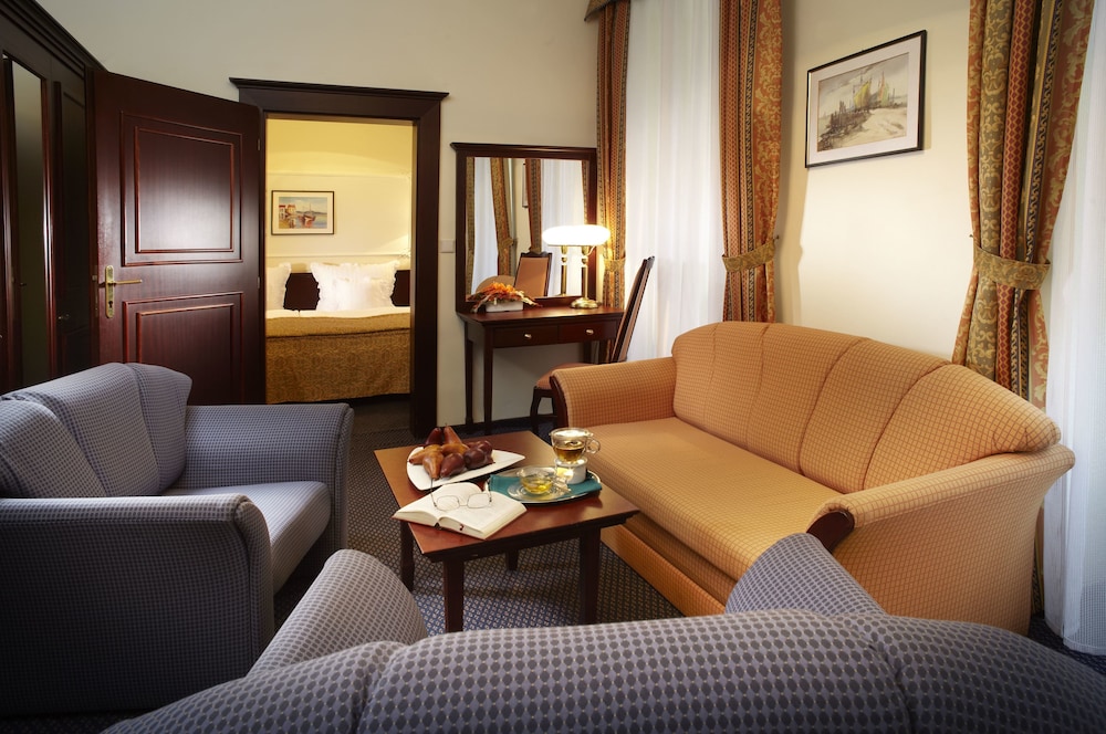 OREA HOTEL EXCELSIOR 15/35