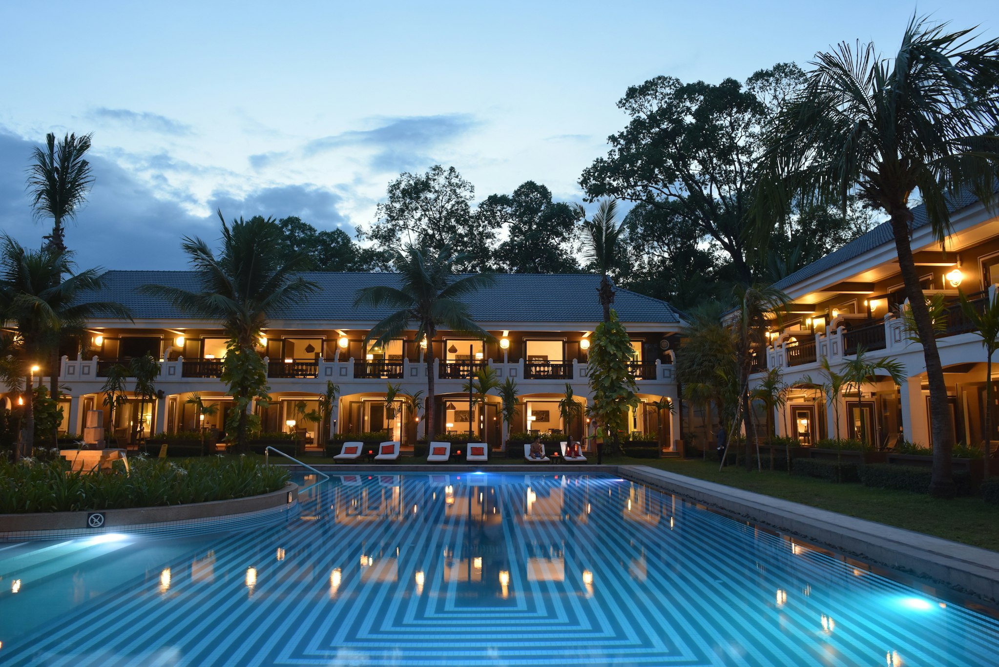 SHINTA MANI ANGKOR - BENSLEY COLLECTION 4/51