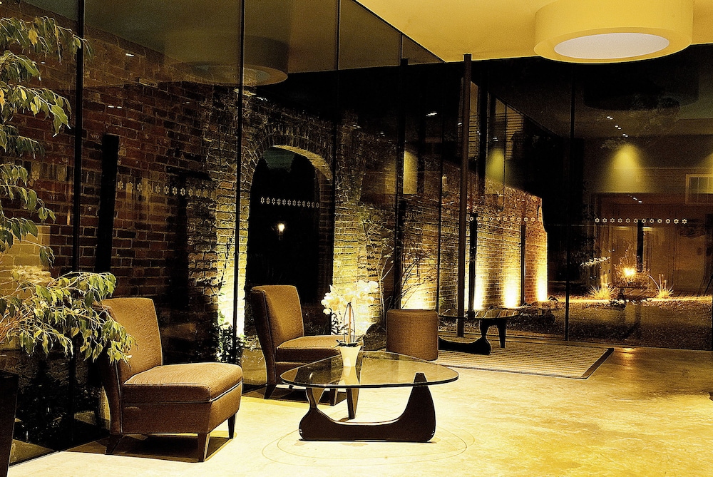 Lifehouse Spa Hotel 33/42