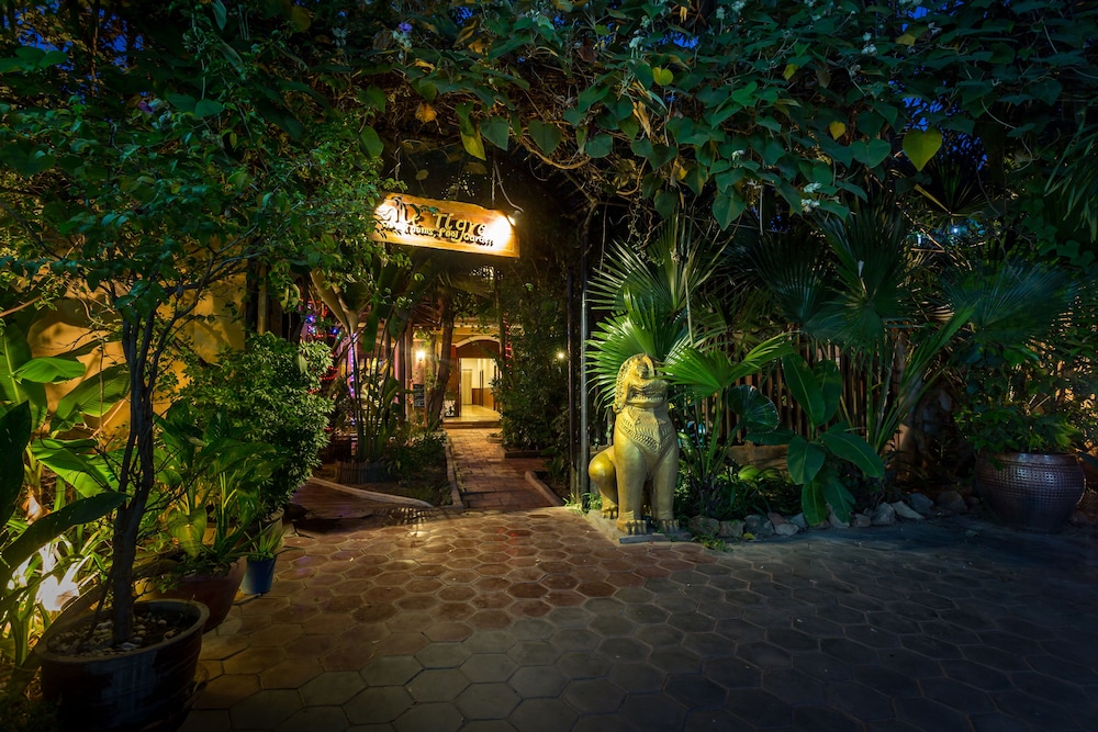 Le Tigre Hotel 42/48