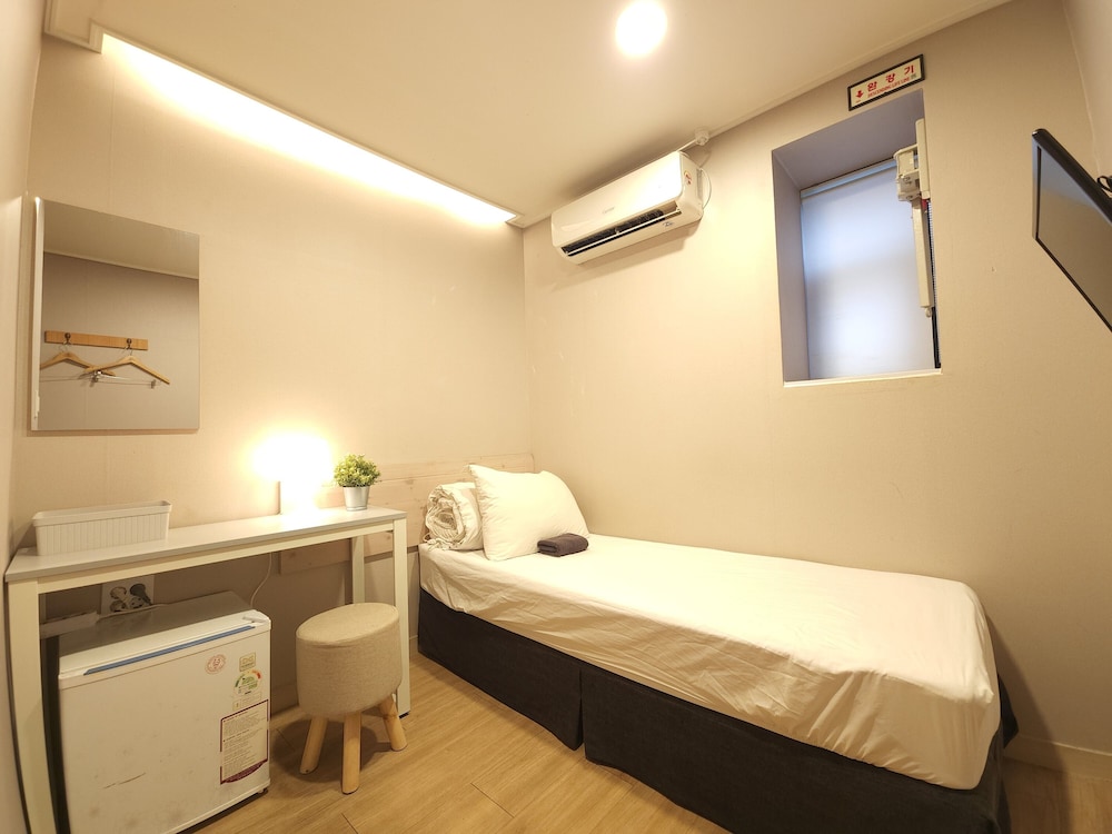 OYO Hostel Myeongdong 1 20/63