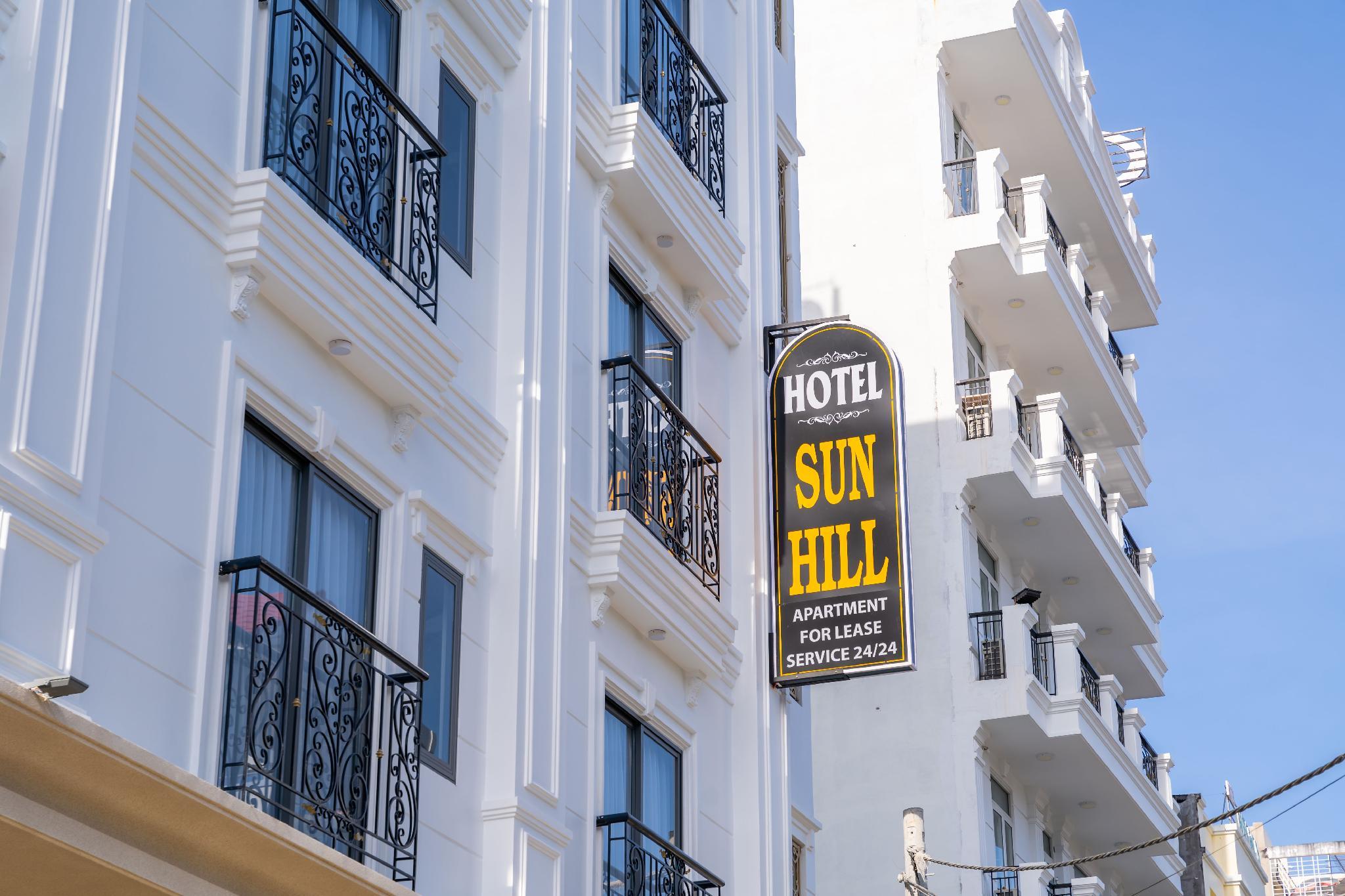 Sun Hill Hotel 25/26
