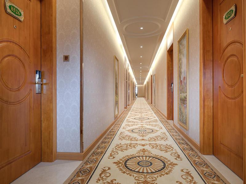 Vienna Hotel (Shenzhen Longsheng Metro Station) 33/41