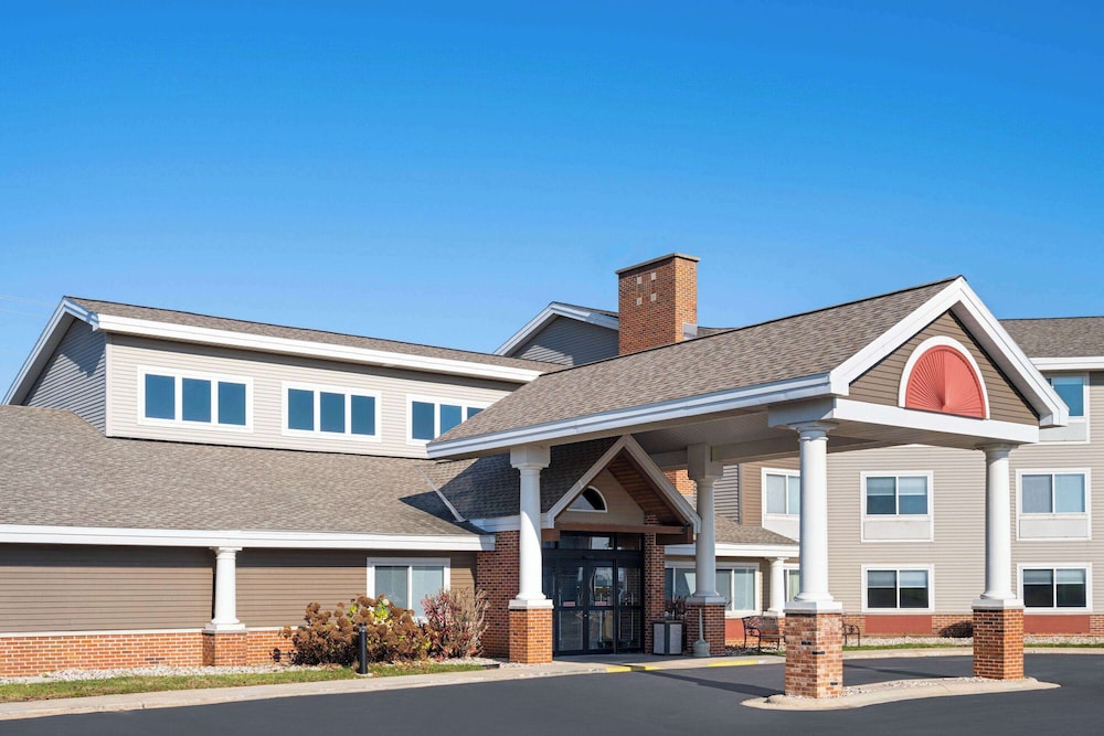 AmericInn by Wyndham Beaver Dam 4/60