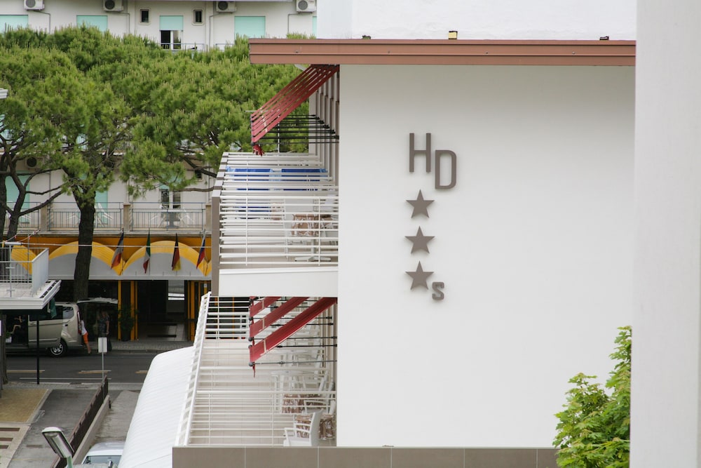 Hotel Derby 4/50
