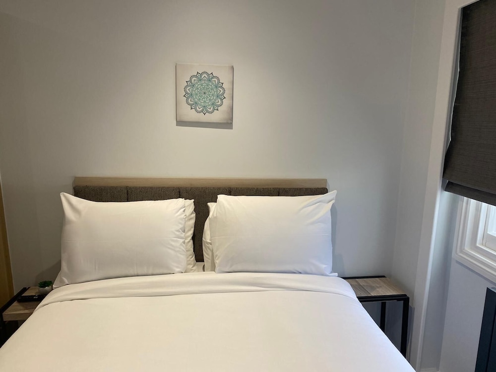 HYDE PARK SUITES 30/55