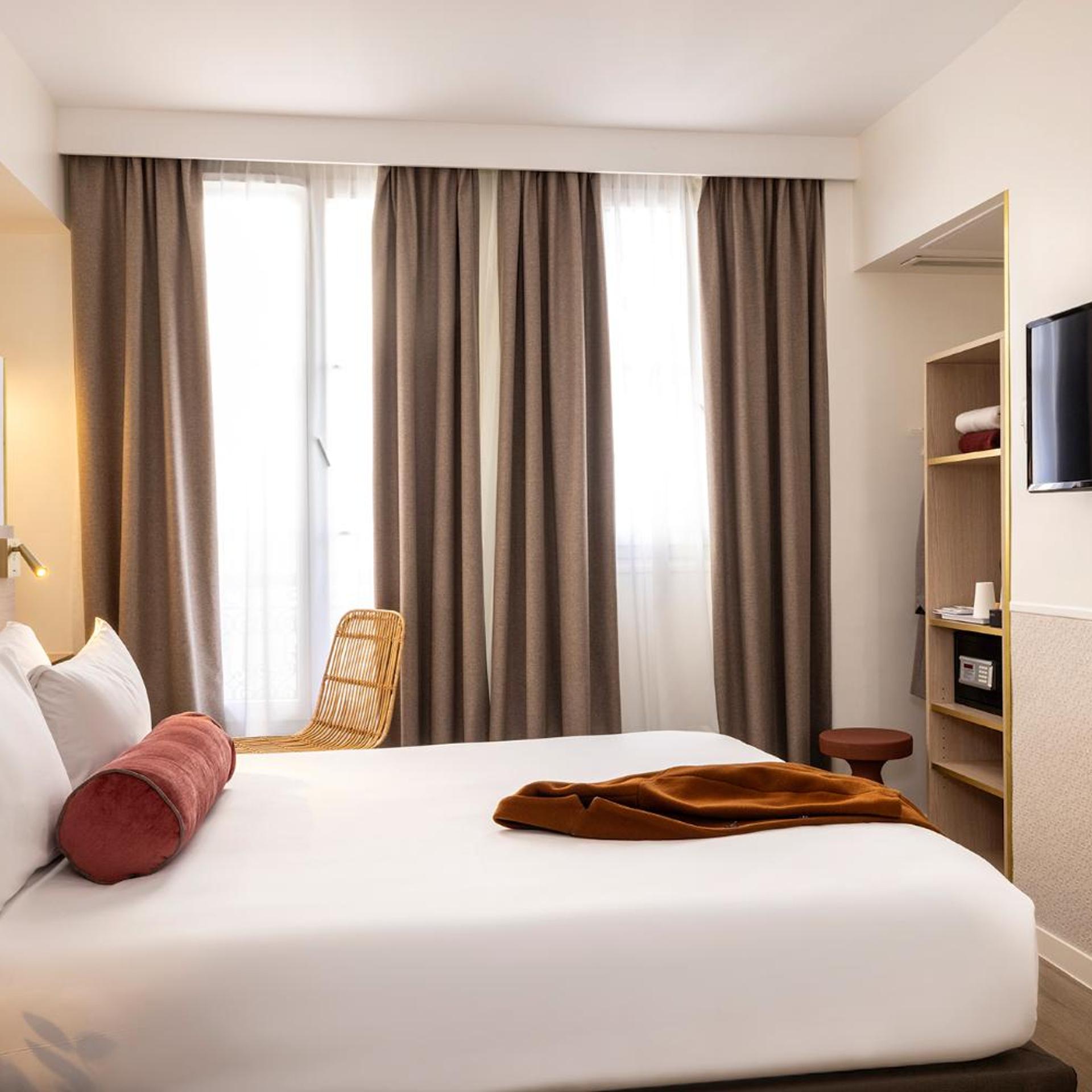 EXECUTIVE, DOUBLE BED