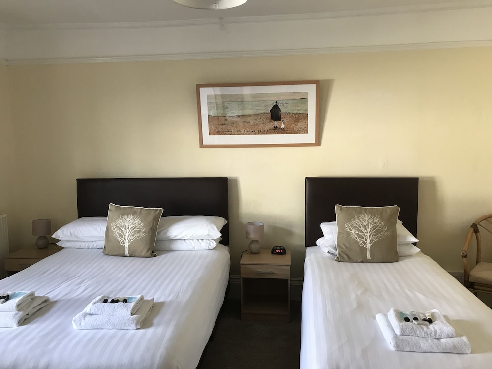 The Crown Hotel 17/50